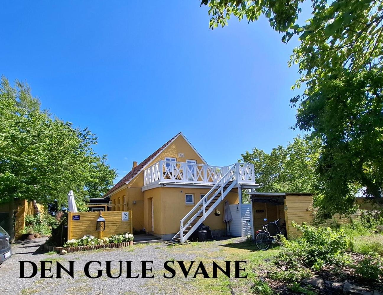 The 'Loft' Apartment- "Den Gule Svane" Guest House - Near Ronne & Beach Exterior foto