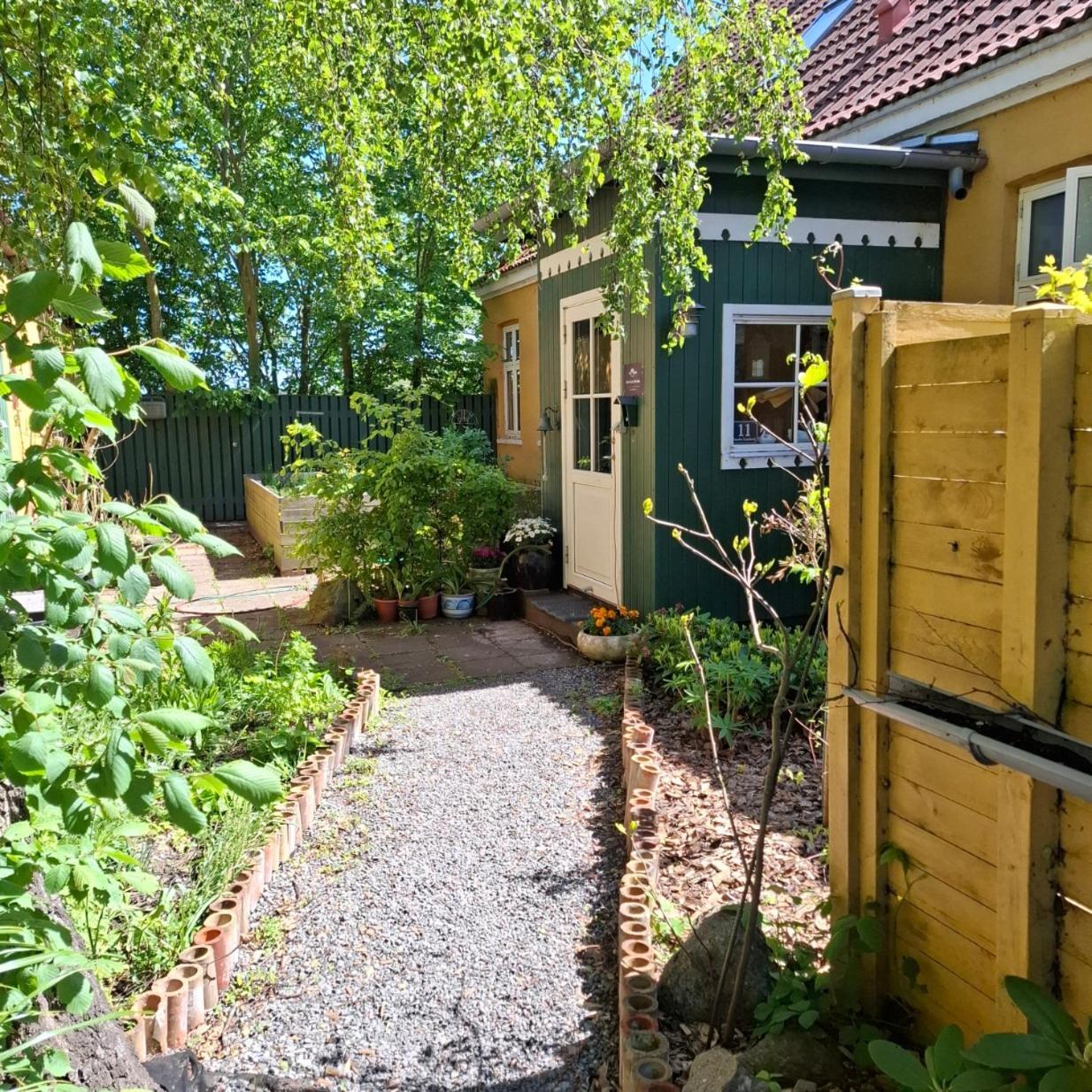 The 'Loft' Apartment- "Den Gule Svane" Guest House - Near Ronne & Beach Exterior foto
