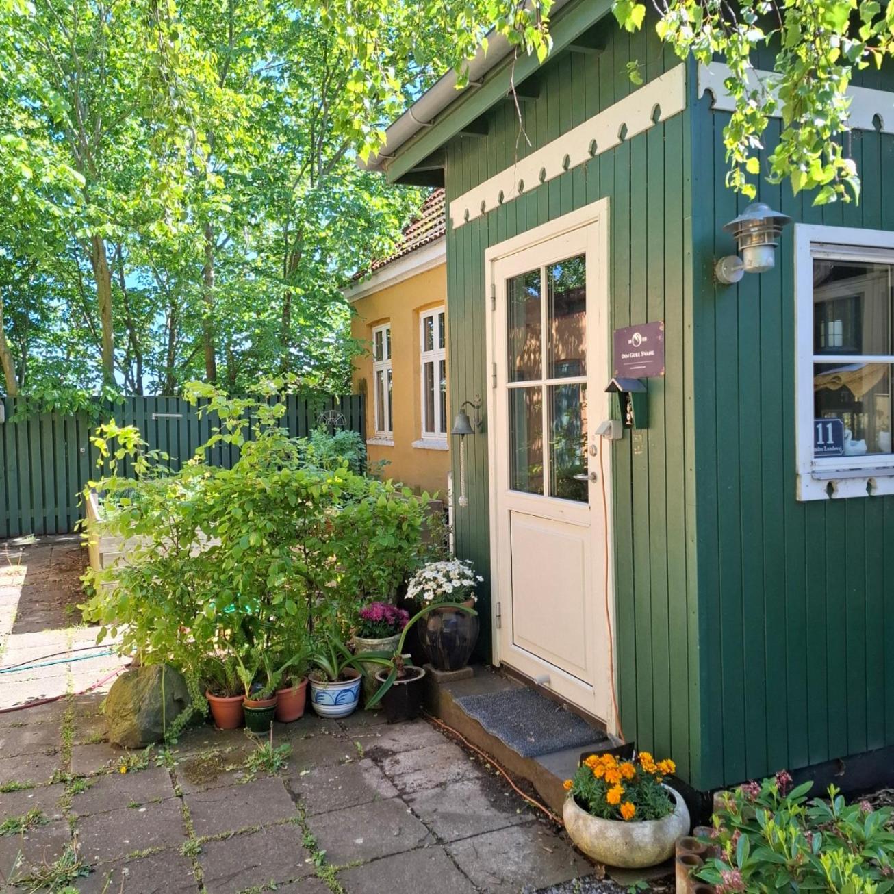The 'Loft' Apartment- "Den Gule Svane" Guest House - Near Ronne & Beach Exterior foto